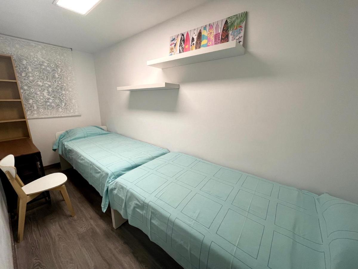 Sant Adria Beach Apartment Wi-Fi Parking Free Sant Adria de Besos Bagian luar foto